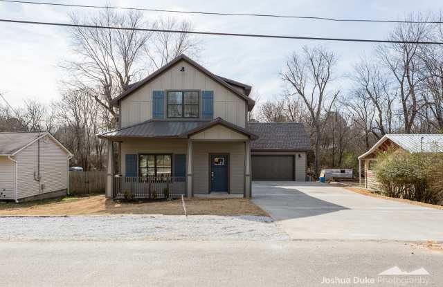 PRE-LEASING Modern Style Home Minutes from Campus and Downtown Fayetteville - 1249 South Ellis Avenue, Fayetteville, AR 72701