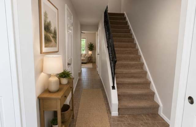 Townhouse - 2 bed + 2.5 bathrooms Gallery 3