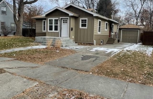 2217 Elm Street photos photos