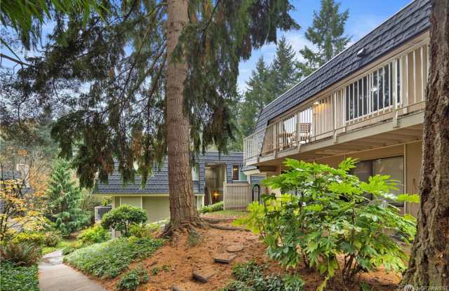 2 Bedroom Top-Floor Unit in Juanita Gallery 1