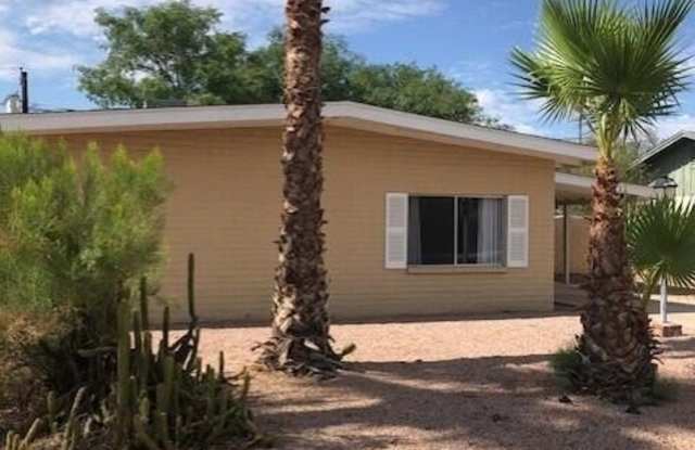 1719 W ROYAL PALM Road photos photos