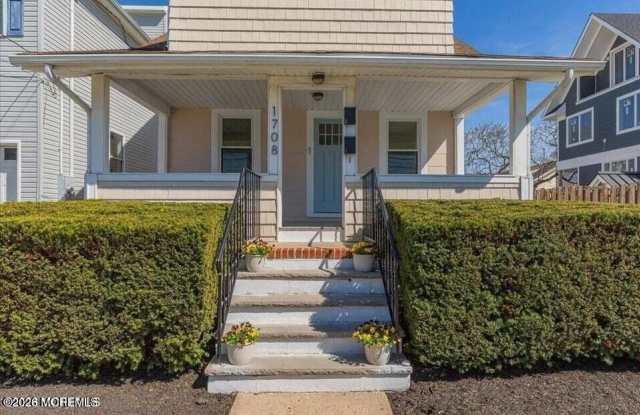 1708 A Street Gallery 1
