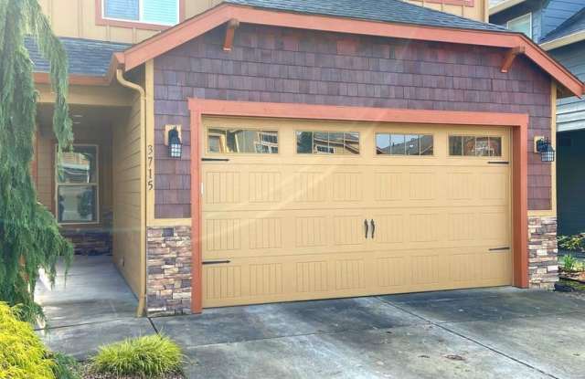 Beautiful Craftsman Style Home in Felida - 3 Bedroom/2.5 Bath - Available for showing on 3/30! photos photos