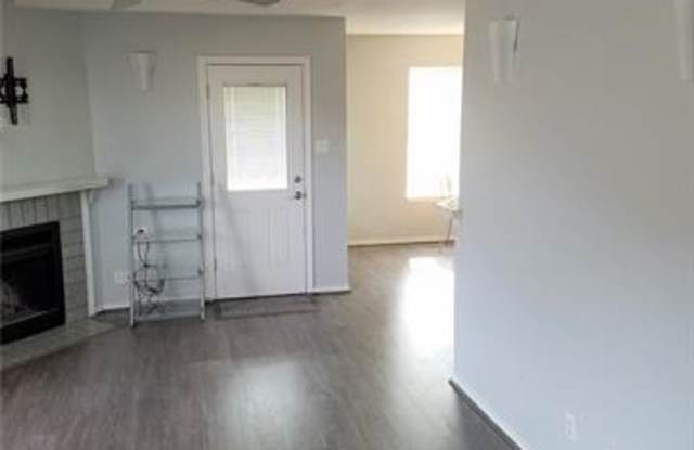 2304 Maplewood Trail Gallery 4