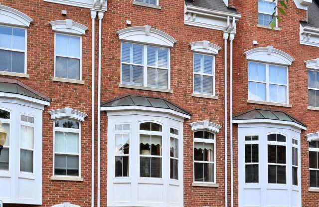 5127 GARDNER DRIVE Gallery 2
