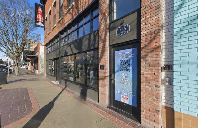 WINTER SPECIAL - NEWLY RENOVATED DOWNTOWN SALEM ONE BEDROOM photos photos