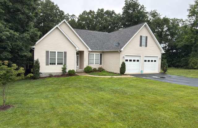 Beautiful Three Bedroom, Two and a half Bath home available in River Wood of Fairlawn photos photos Beautiful Three Bedroom, Two and a half Bath home available in River Wood of Fairlawn photos photos