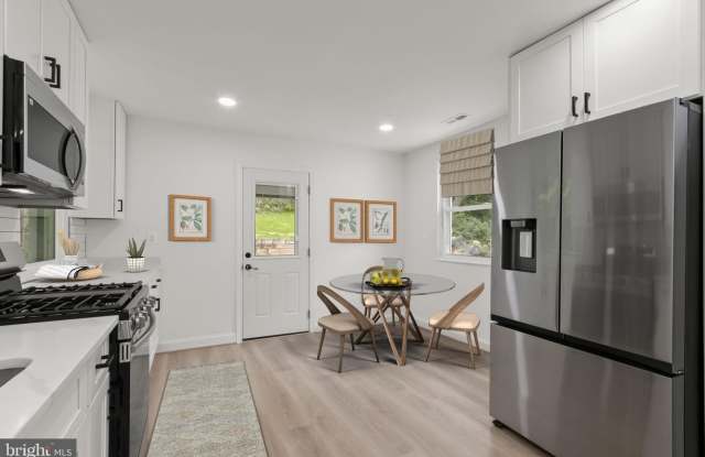 402 ELM AVE photos photos