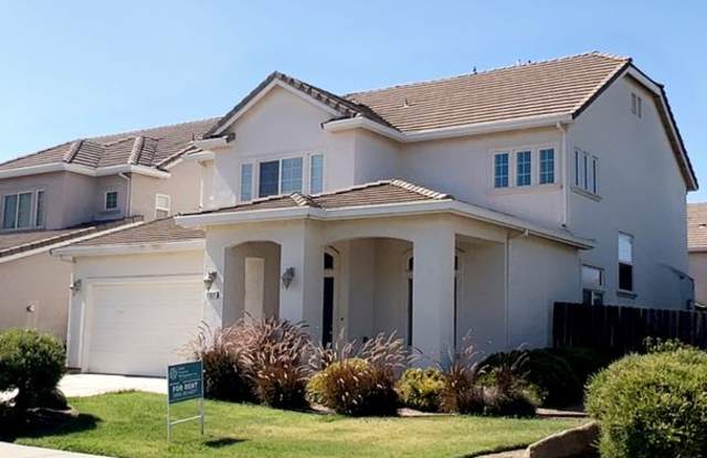 SUMMER MOVE IN SPECIAL...1/2 OFF ONE MONTHS RENT!! photos photos