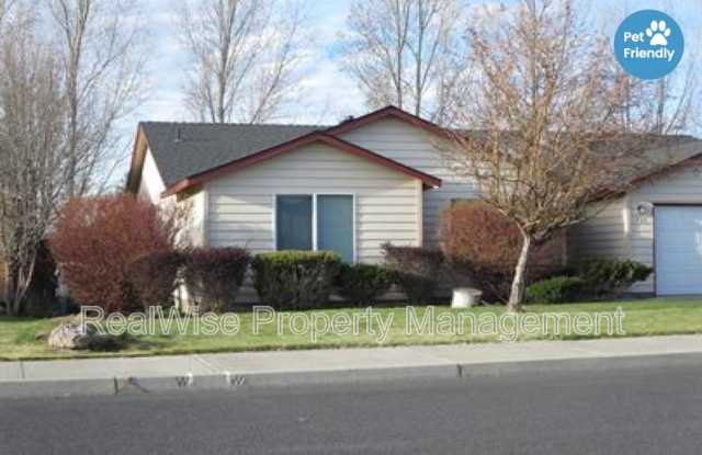 737 NE Nickernut Ave photos photos