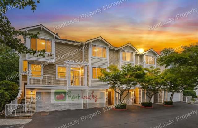 JUST UPDATED! Gorgeous 2-Bedroom Townhome w/2-Car Garage in Cambridge Neighborhood in Bothell! Gallery 1