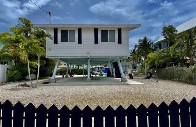 121 4Th Lane - 121 4th Lane, Key Largo, FL 33037