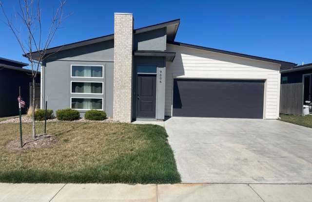 Spacious 3 Bedroom Home with Oversized Primary Suite near Webb  Pawnee photos photos