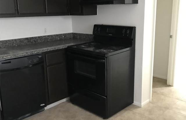 2807 East Marconi Avenue - 102 Gallery 3