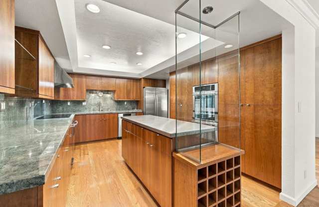 Remodeled Rinconada Hills 3BD + Loft | Pool Steps Away | Top Schools Gallery 4