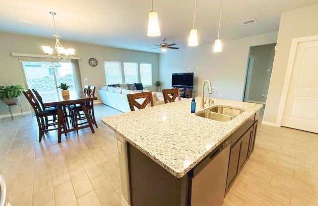 2245 Small Mountain Place Gallery 4