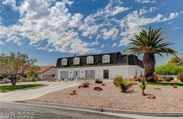 2725 Rosanna Street Gallery 2