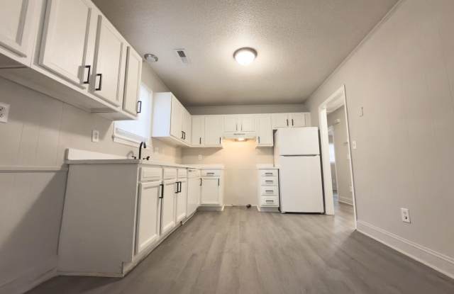 836 White Oak Dr Gallery 4