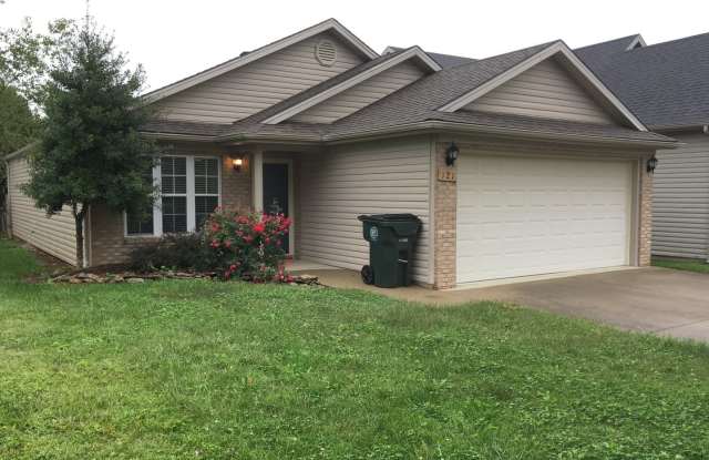 COMING SOON! Lovely Home in Masterson Station! Walk-In Closet, 2-Car Garage, Pets Ok! Gallery 3