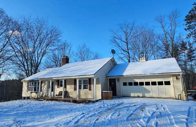 Beautiful 2 Bed, 1.5 Bath Ranch for Rent - 523 Poor Farm Road, Hillsborough County, NH 03043