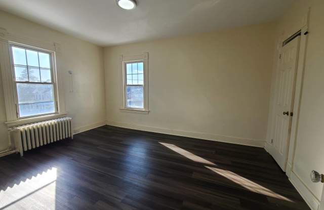 236 Hillside St, 3 Gallery 3