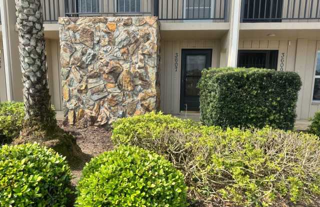 3607 Edgewater Dr photos photos