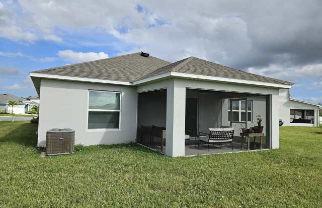 586 Cooper Court SW Gallery 4
