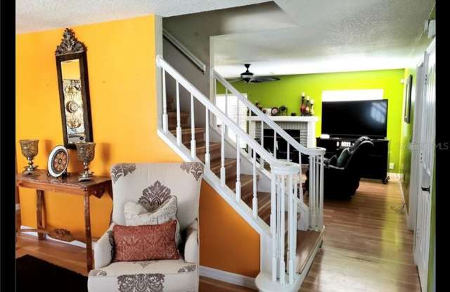 6374 BROOKHILL CIRCLE Gallery 3