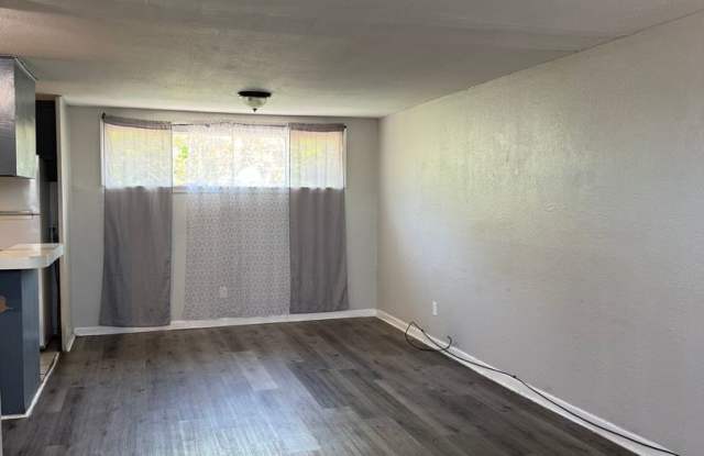 Updated 2-Bed, 2-Bath Duplex Gallery 3