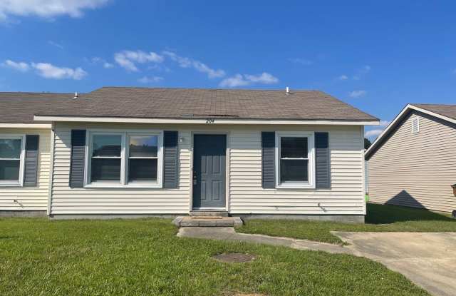 Nice 2 bedroom, 1 bath duplex - 204 Appaloosa Drive, Onslow County, NC 28540