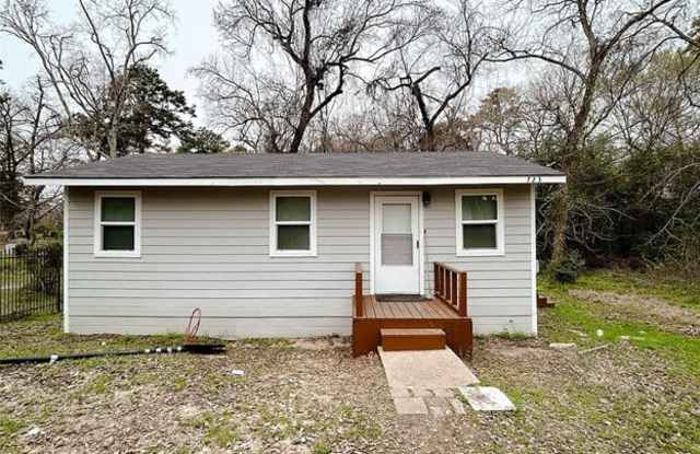 723 Avenue G photos photos