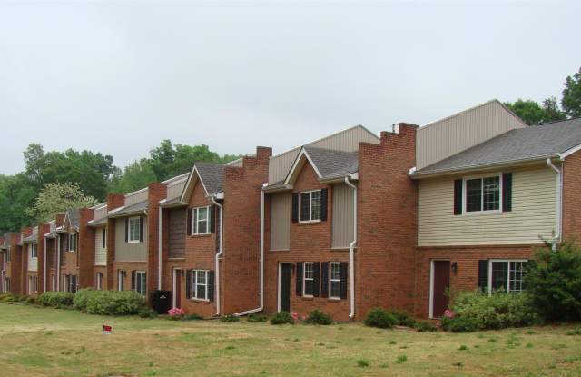 49 McIntosh Pkwy - 49 Mcintosh Pkwy, Newnan, GA 30263