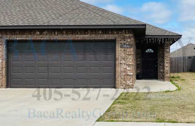 3br 2ba duplex with 2 car garage! photos photos