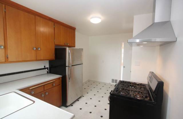 2715 39th Avenue - 2715 39th Avenue, San Francisco, CA 94116