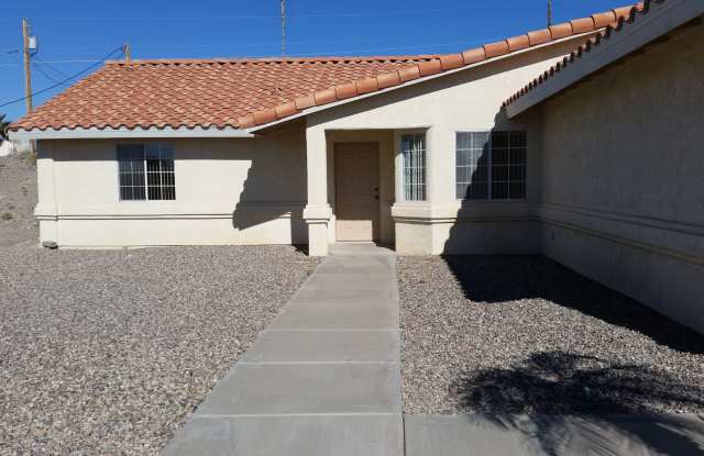 THREE CAR POOL HOME photos photos