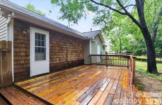 12818 Levins Hall Road Gallery 2