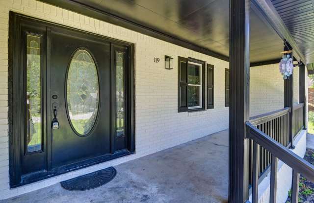 Spacious 4-Bedroom Ranch with Modern Updates & Large Fenced Yard! Gallery 3