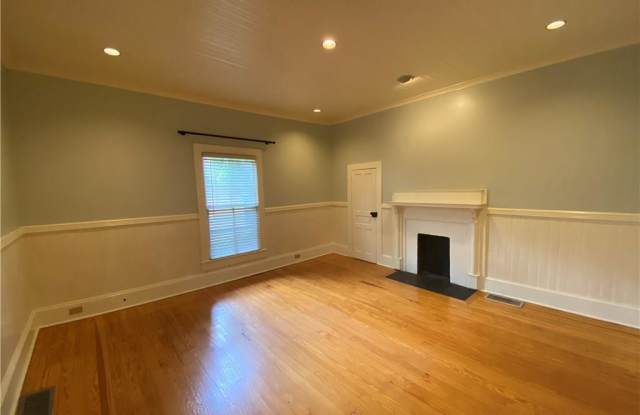 256 West End Boulevard Gallery 3