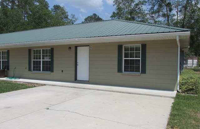 21 8th St - 21 Northwest 8th Street, Chiefland, FL 32626