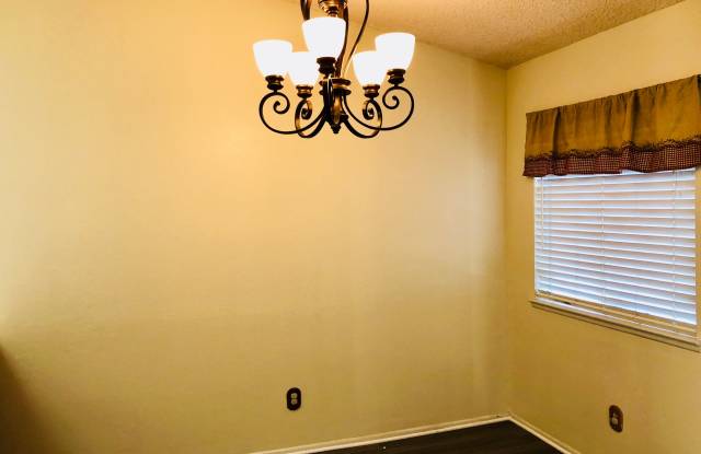 1305 Windsor Pl Gallery 4