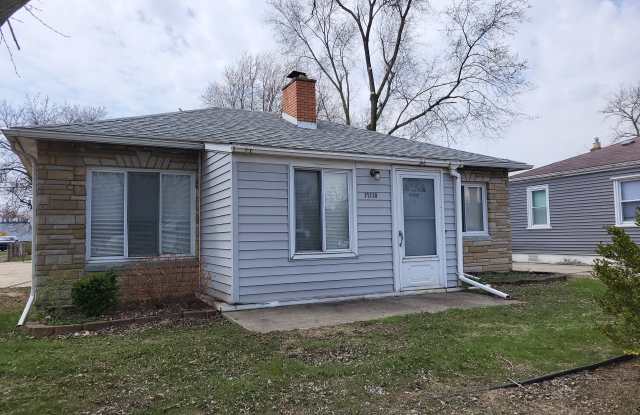 11130 Pardee Rd - 11130 Pardee Road, Taylor, MI 48180