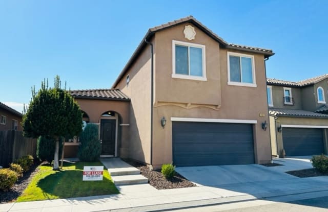 11321 N. Tresana Ave. - 11321 North Tresana Avenue, Fresno, CA 93730
