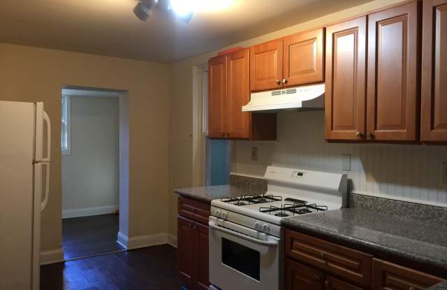 Great Home! New Kitchen with Granite Counters! Large Living Room! photos photos