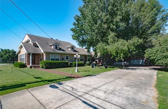 3004  S Turner  ST - 3004 South Turner Street, Springdale, AR 72764