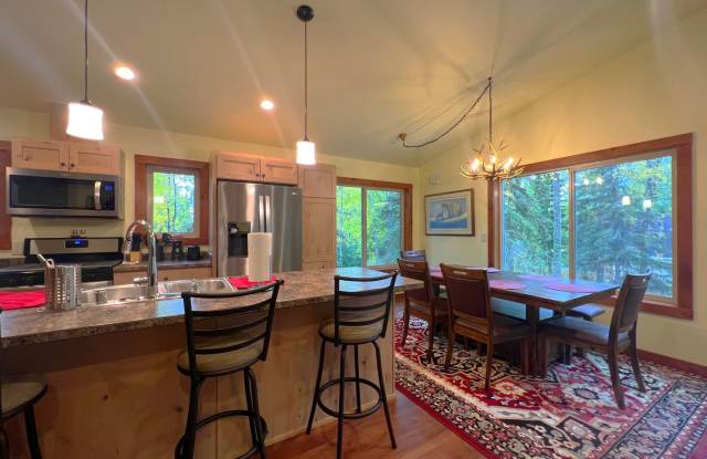 SEASONAL FURNISHED RENTAL Gallery 4
