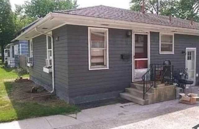 611 CROSWELL photos photos