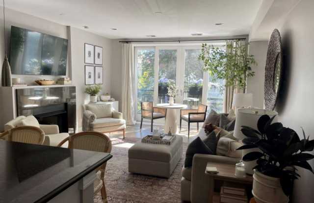 844 West Erie St. photos photos