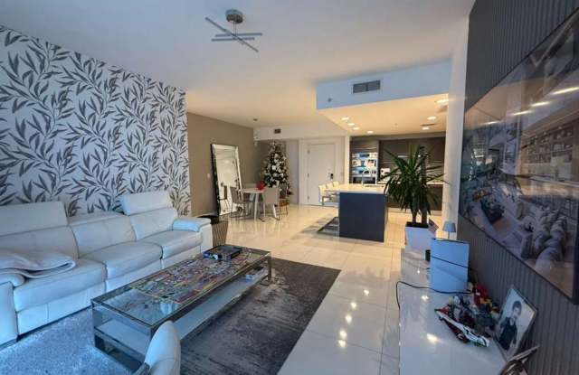 2 BED/2 BATH UNIT 1-503 photos photos