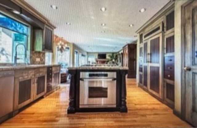 11760 Hidden Brook Boulevard Gallery 3