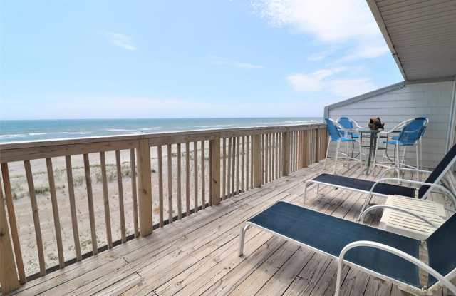 Oceanfront  OFF SEASON Rental Gallery 1